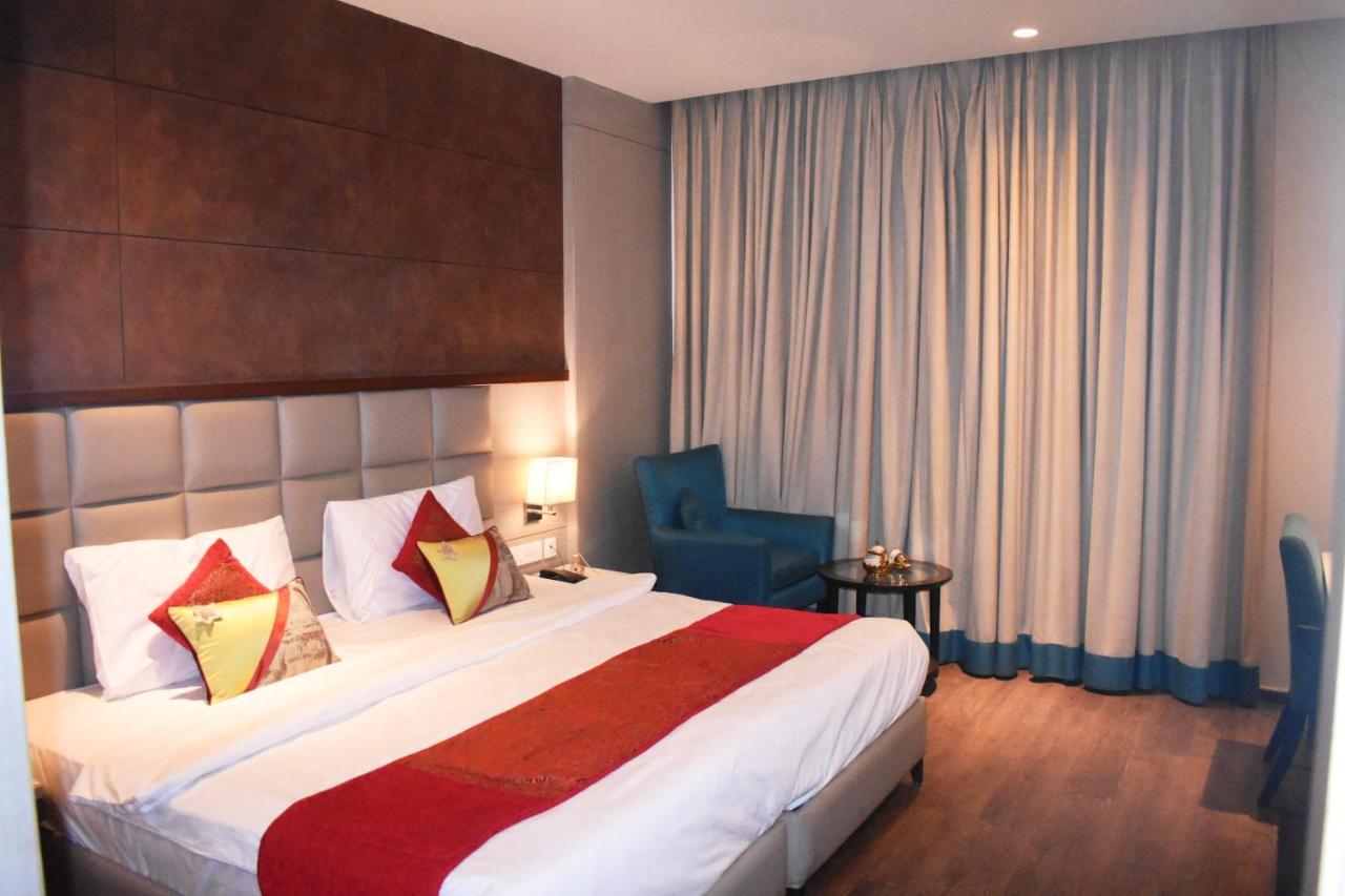 Lemonwood Suites By F9 Hotels - Trivoli Garden Chhatarpur New Delhi Eksteriør bilde