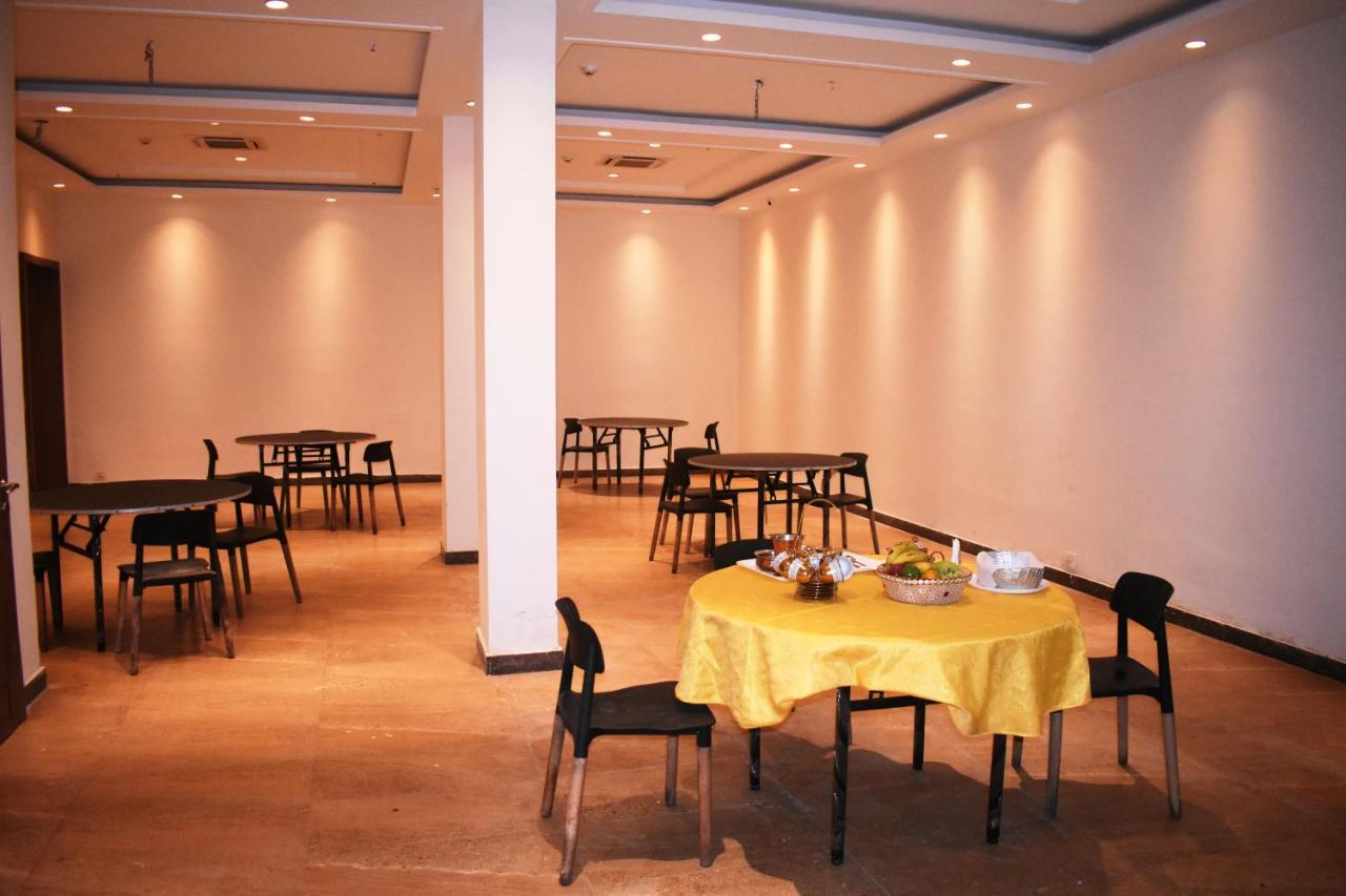 Lemonwood Suites By F9 Hotels - Trivoli Garden Chhatarpur New Delhi Eksteriør bilde