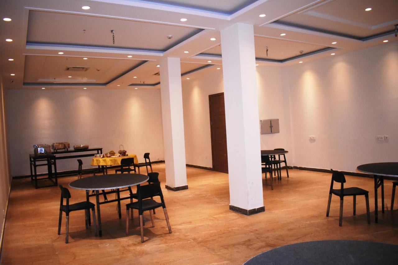 Lemonwood Suites By F9 Hotels - Trivoli Garden Chhatarpur New Delhi Eksteriør bilde