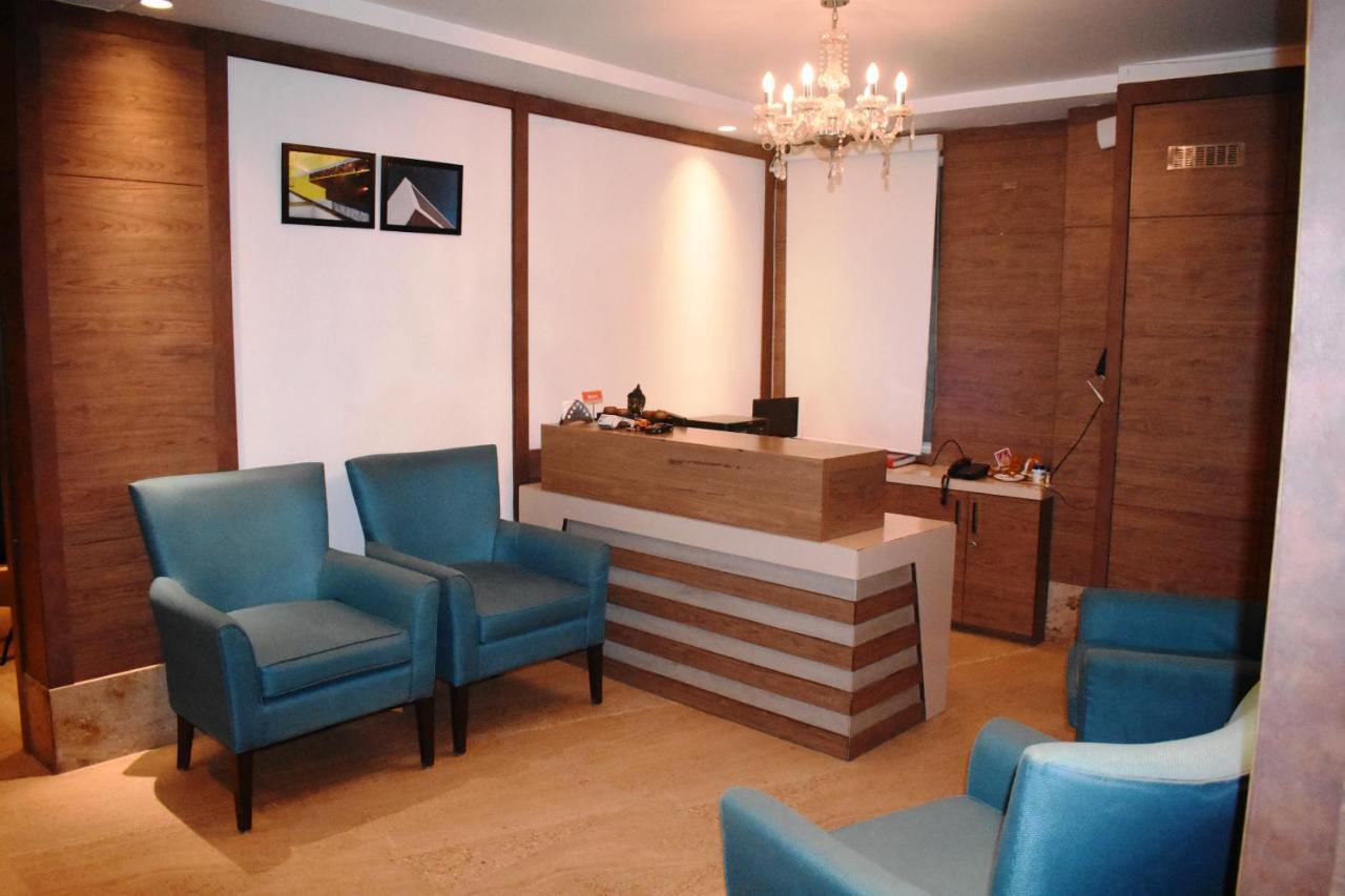 Lemonwood Suites By F9 Hotels - Trivoli Garden Chhatarpur New Delhi Eksteriør bilde