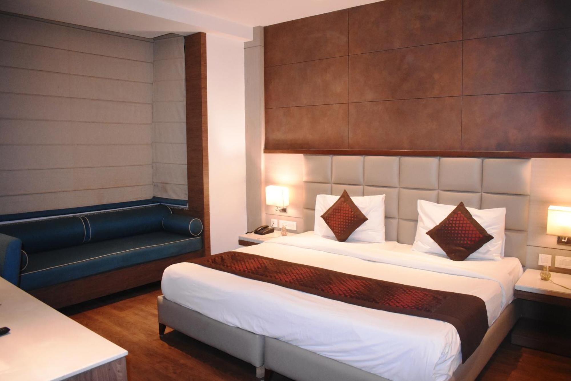 Lemonwood Suites By F9 Hotels - Trivoli Garden Chhatarpur New Delhi Eksteriør bilde
